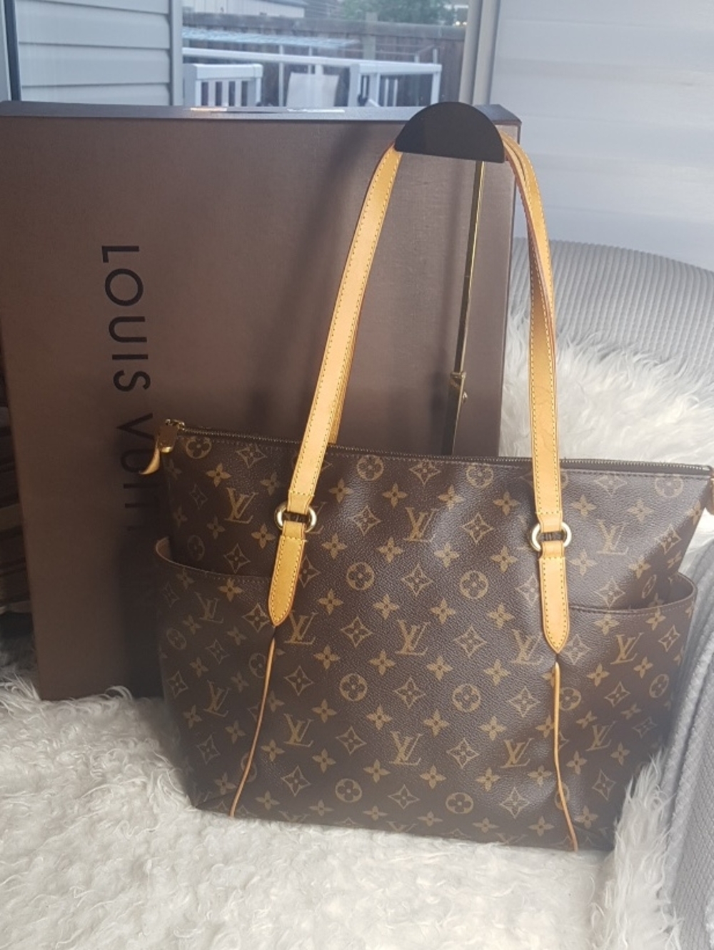 Auth Louis Vuitton Monogram Totally MM Tote W/ box